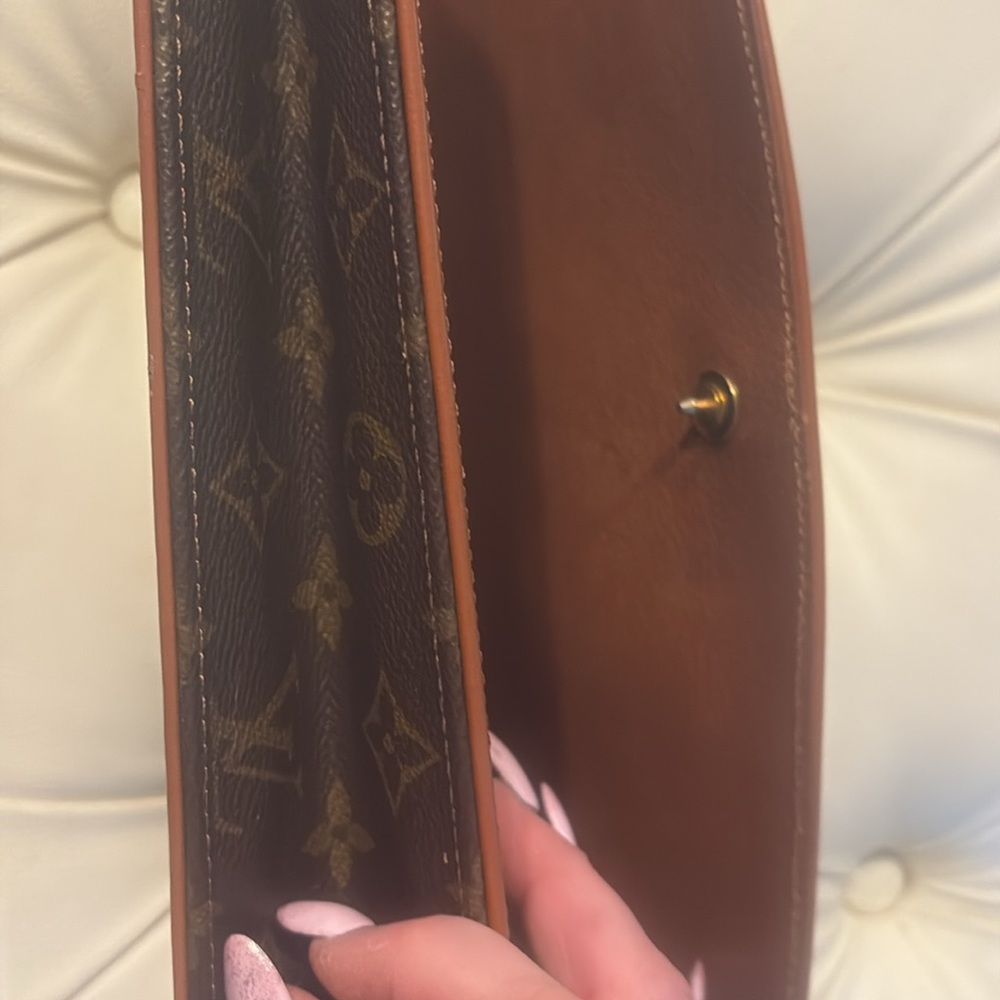 π Vintage Louis Vuitton Monogram larger clutch - posh authenticated - Picture 15 of 15